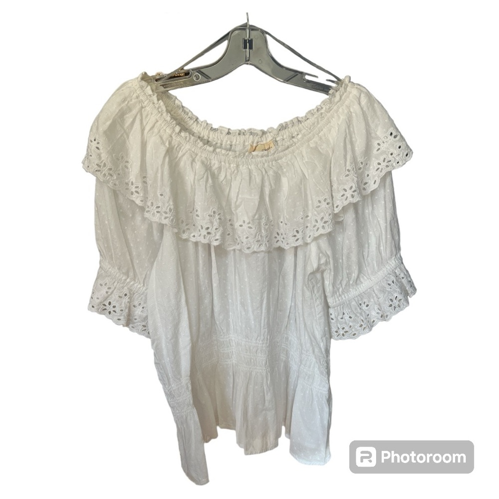 Universal Thread White Ruffle Short Sleeve
Eyelet Peplum Blouse size XXL - Picture 4 of 8
